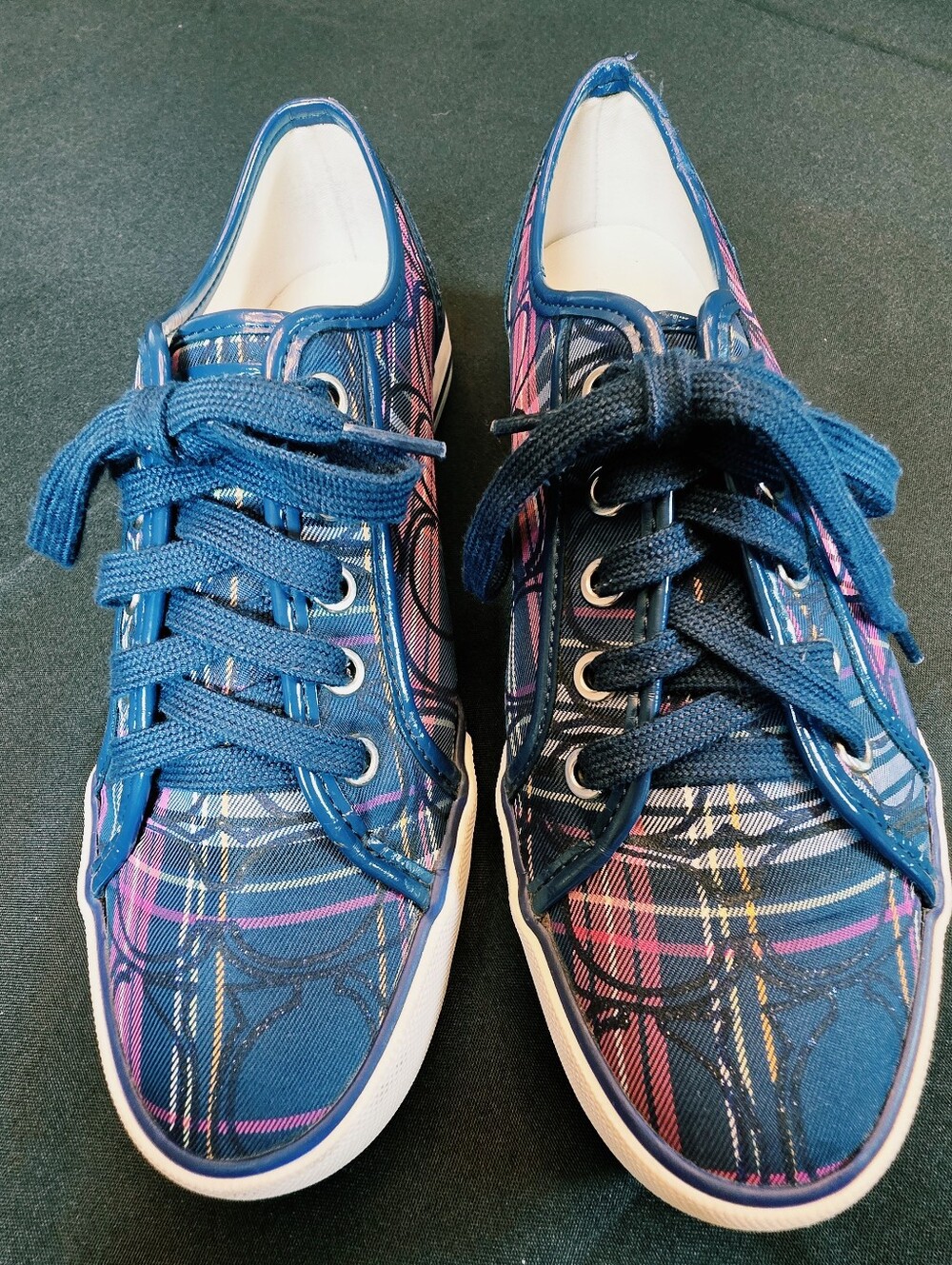 Coach Dee Signature Plaid low top sneaker. Style Q1653